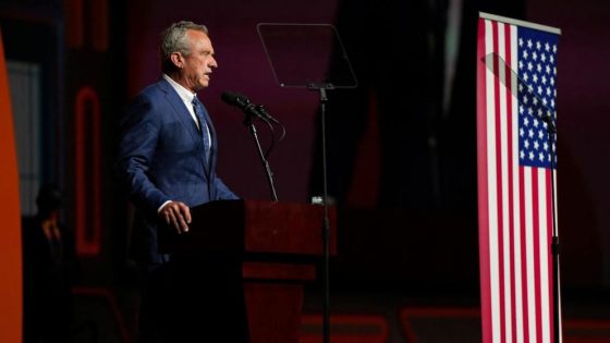 WATCH: RFK Jr. joins Trump at Arizona rally after dropping out of race – MASHAHER