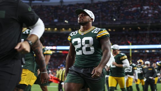 Packers RB A.J. Dillon lands on IR, will miss 2024 season after latest neck injury – MASHAHER