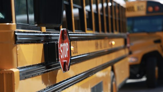 Video shows Texas students pleading with bus driver to keep windows open on scorching day – MASHAHER