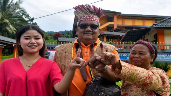 Nenggiri: Tok Batin turns up to vote in Orang Asli garb – MASHAHER