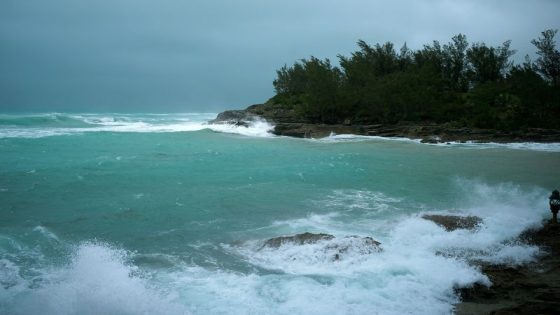 Ernesto becomes a hurricane again, causing dangerous rip currents – MASHAHER