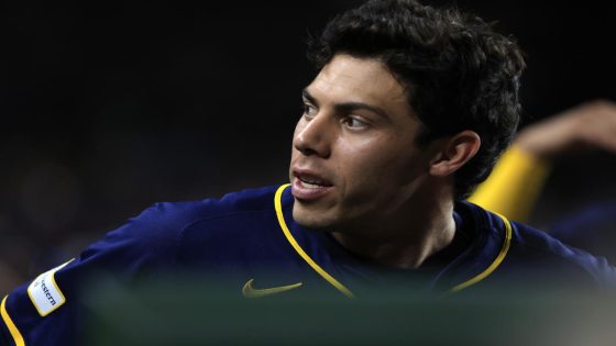 Brewers’ Christian Yelich will undergo season-ending back surgery – MASHAHER