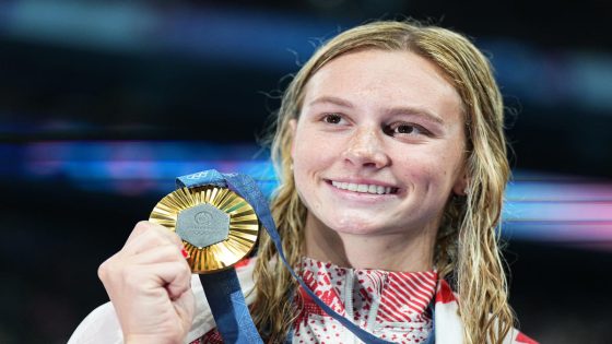 Summer McIntosh wins gold in 200 butterfly, continues ascent to swimming supremacy at 2024 Paris Olympics – MASHAHER