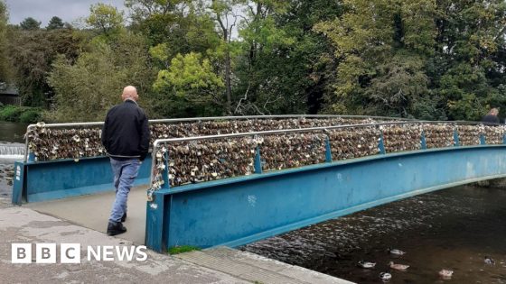 Should Bakewell’s landmark love lock bridge be preserved? – MASHAHER