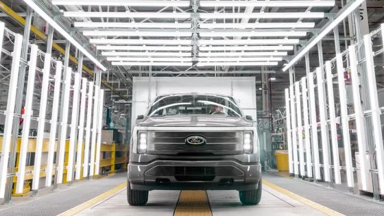 Ford slows EV plans, axing three-row SUV – MASHAHER