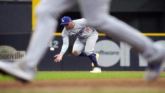 Daniel Hudson falters, Dodgers drop second straight to Brewers as NL West lead shrinks – MASHAHER