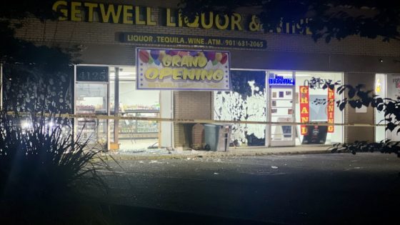 Smash-and-grab thieves burglarize new liquor store on Getwell – MASHAHER