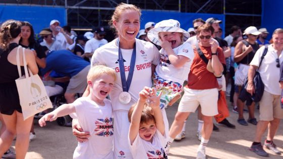 Helen Glover calls on British Rowing to help mothers excel after medal success in Paris – MASHAHER