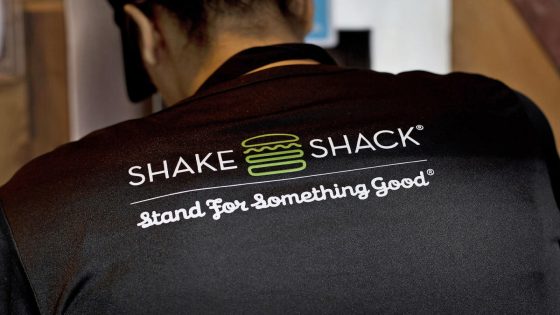 Gay man says he was assaulted by Shake Shack employees after kissing his boyfriend at D.C. location – MASHAHER