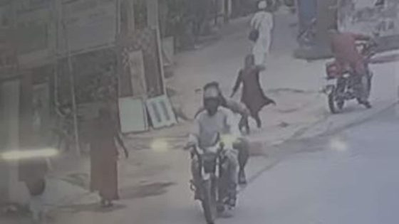 2 Men On Bike Snatch Bag With Rs 1 Lakh Cash From Woman In Bihar – MASHAHER