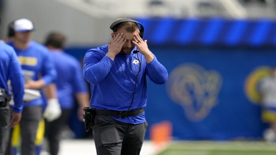 Sean McVay argues with officials as he wears a headset for the preseason broadcast – MASHAHER