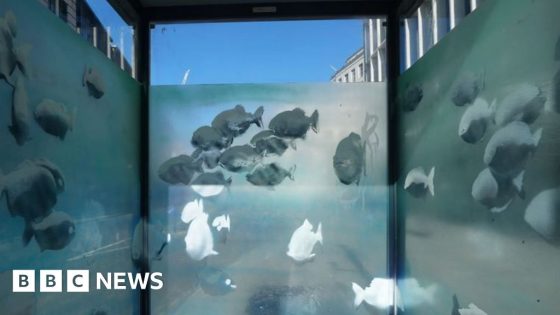 Banksy paints fish on police sentry box in London’s Ludgate Hill – MASHAHER