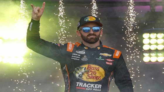 ‘It’s chickensh*t:” Austin Dillon spins Joey Logano and crashes Denny Hamlin to win NASCAR Cup Series race at Richmond – MASHAHER