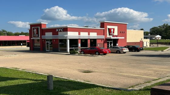 Two Illinois KFC fast-food locations abruptly close Monday morning – MASHAHER