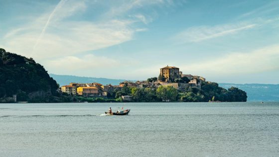 3,000-year-old goddess figurine found in an Italian lake still bears the handprints of its maker – MASHAHER