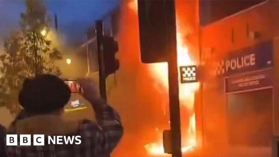 Sunderland protesters attack police office and set car alight – MASHAHER