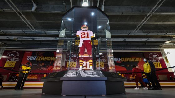 Commanders take down Sean Taylor memorial after criticism, working on replacement statue – MASHAHER