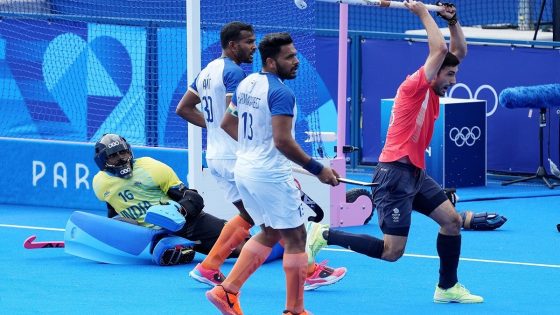 Indian Hockey Team, Paris Olympics 2024: à¤­à¤¾à¤°à¤¤à¥à¤¯ à¤¹à¥à¤à¥ à¤à¥à¤® à¤à¥ à¤¤à¤à¤¡à¤¼à¤¾ à¤à¤à¤à¤¾… à¤à¤¸ à¤à¤¿à¤²à¤¾à¤¡à¤¼à¥ à¤ªà¤° à¤²à¤à¤¾ à¤¬à¥à¤¨, à¤¸à¥à¤®à¥à¤«à¤¾à¤à¤¨à¤² à¤¸à¥ à¤¹à¥à¤à¤à¥ à¤¬à¤¾à¤¹à¤° – Amit Rohidas one match ban before indian hockey team semi final in Paris Olympics 2024 after red card during india vs great britain match FIH tspo – MASHAHER