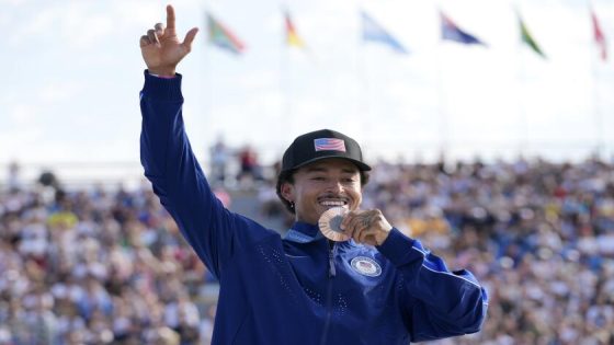 Skateboarder Nyjah Huston’s bronze medal looks more black and ‘like it went to war and back’ – MASHAHER