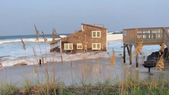 North Carolina home collapses into ocean during Ernesto – MASHAHER