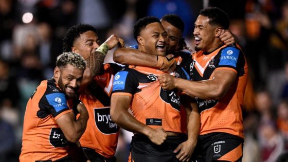 Tigers stun Manly to spoil Luke Brooks’ homecoming – MASHAHER