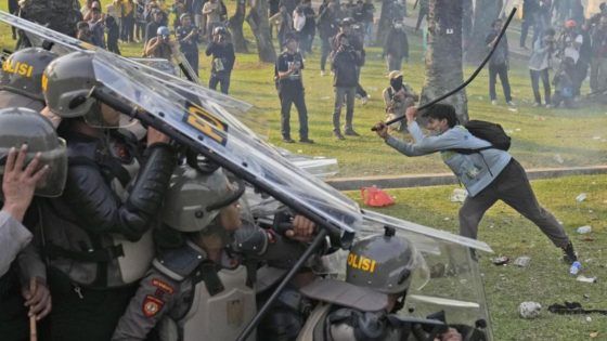 Indonesia halts plan to revise election law amid unrest – MASHAHER