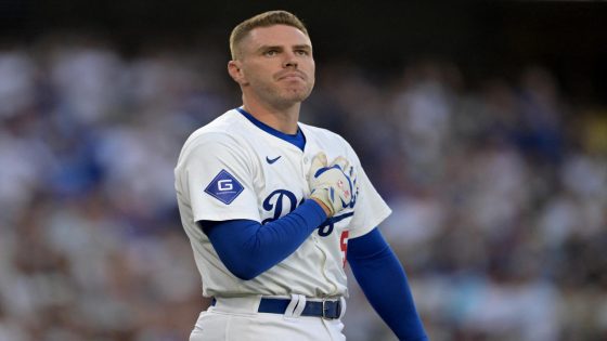 Dodgers’ Freddie Freeman returns to standing ovation, gives tearful update on son with Guillain-Barré syndrome – MASHAHER