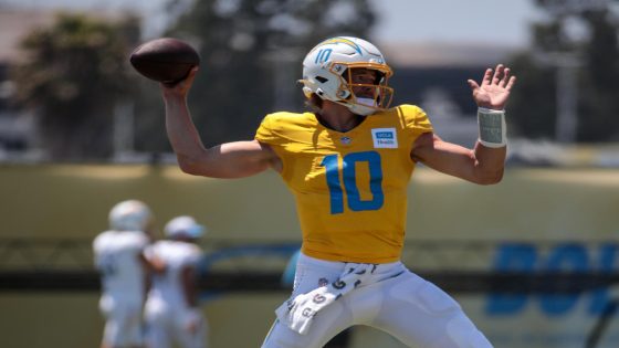 Chargers QB Justin Herbert has foot injury, expected to be ready for regular season – MASHAHER