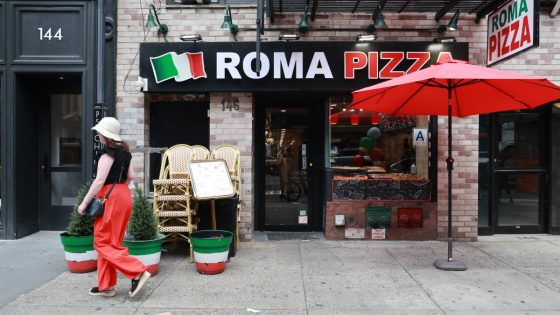 Manhattan pizzeria worker in critical condition after attack by customer, pit bull – MASHAHER