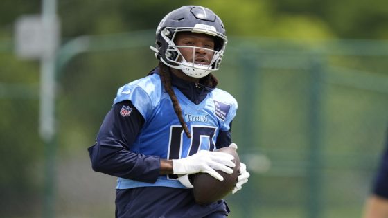 Report: Titans’ receiver DeAndre Hopkins expected to miss 4-6 weeks with knee injury – MASHAHER