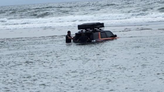 Car ends up in ocean near Gearhart, 4 rescued – MASHAHER