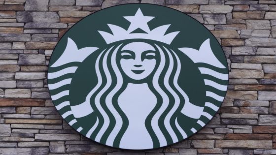 Starbucks replaces its CEO, names Chipotle chief to head the company – MASHAHER