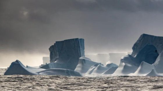 World’s largest iceberg spins in the ocean, refusing to melt – MASHAHER