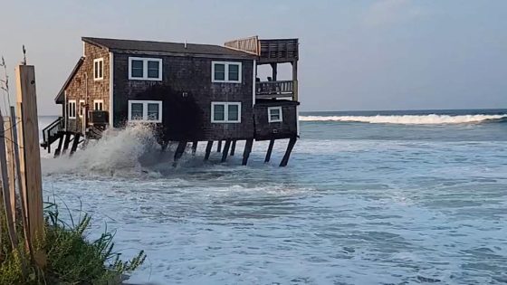 Video shows North Carolina home collapse into the Atlantic Ocean – MASHAHER