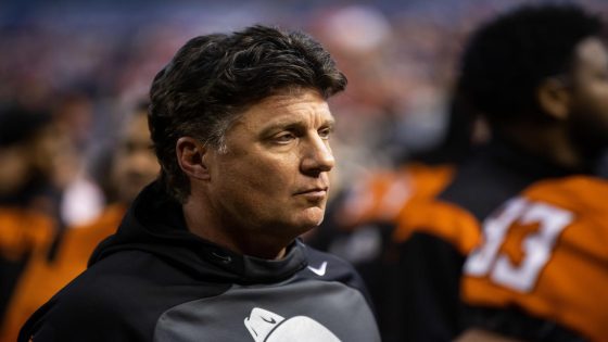 Oklahoma State coach Mike Gundy told players to stop ‘asking for more money’ and NIL deals, focus on football – MASHAHER