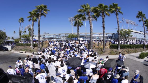 Shohei Ohtani (and dog) bobblehead night: Dodgers star HRs after fans line up in droves for souvenir – MASHAHER