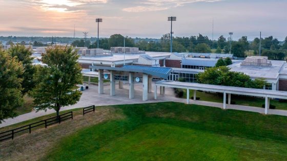 With misbehavior rising, Lexington high school closes restrooms during class changes – MASHAHER