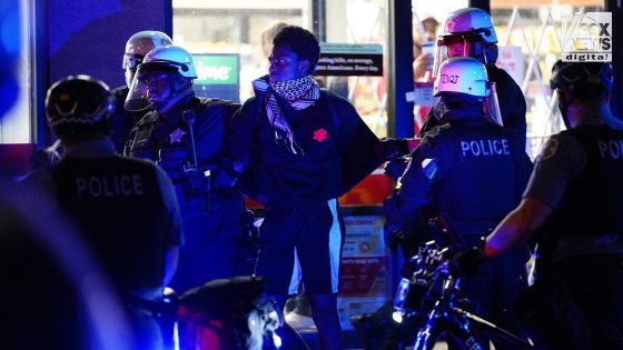 Demonstrators shout ‘F— you’ at Chicago police on 2nd night of DNC – MASHAHER