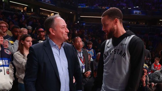 VP Harris’ husband Doug Emhoff has awkward interaction with Steph Curry after Team USA’s thrilling comeback – MASHAHER