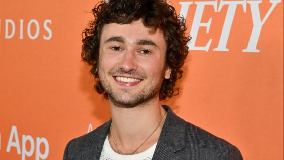 ‘Saturday Night’ Star Gabriel LaBelle on Playing Lorne Michaels – MASHAHER