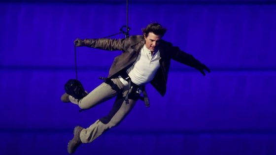 Tom Cruise Performs Stunts at Paris Olympics Closing Ceremony – MASHAHER