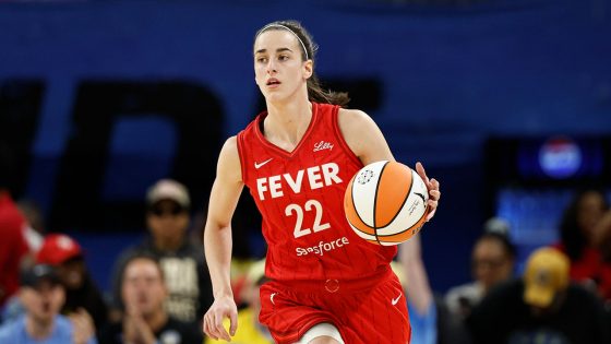 Caitlin Clark records career-high in points, as red-hot Fever blowout Sky for third consecutive win – MASHAHER