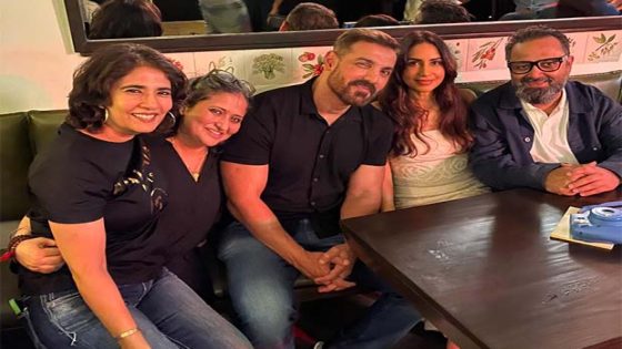 John Abraham parties with Nikkhil Advani and team of Vedaa; wife Priya Runchal shares pics : Bollywood News – MASHAHER