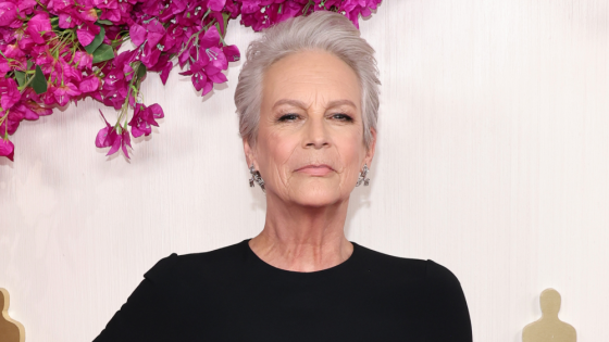 Jamie Lee Curtis Asks Crew to Wear Name Tags for Equal Respect – MASHAHER