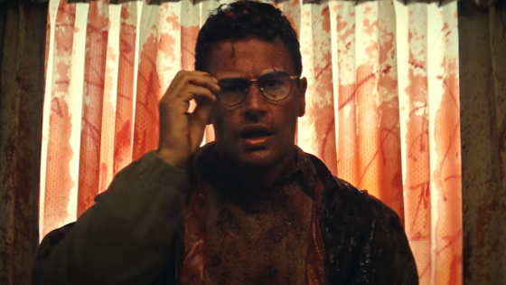 Theo James Is Covered in Blood in Stephen King Film – MASHAHER