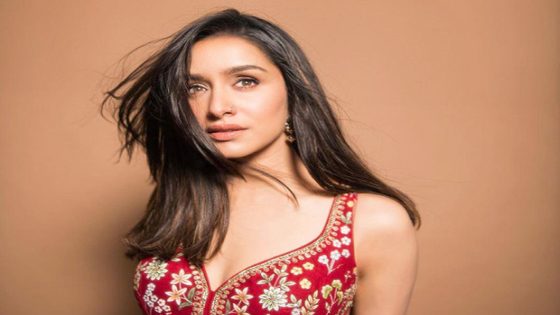 Shraddha Kapoor shines in a Rs 1.99 lakh red masterpiece by Anita Dongre 1 : Bollywood News – MASHAHER