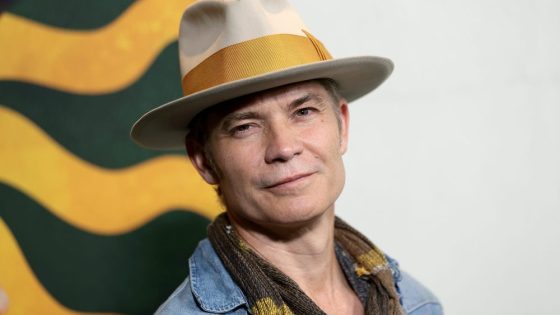 Timothy Olyphant Joins Owen Wilson Golf Comedy Series at Apple – MASHAHER