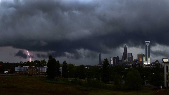 Storms with 70-mph gusts, quarter-size hail threaten Charlotte on Saturday, NWS says – MASHAHER