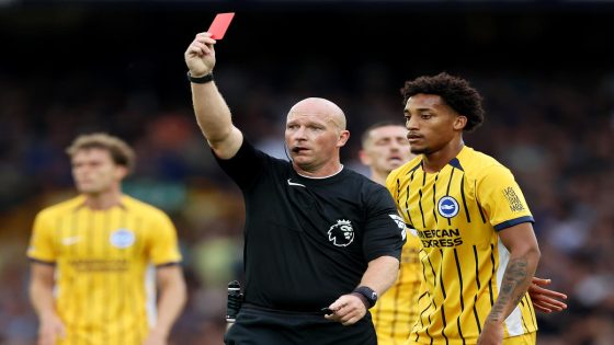 😳 Everton man becomes oldest Premier League player ever to be sent off – MASHAHER