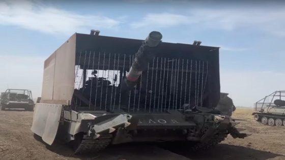 A video shows inside a new turtle tank the Russians built for the war in Ukraine that comes with a fold-out metal bed – MASHAHER